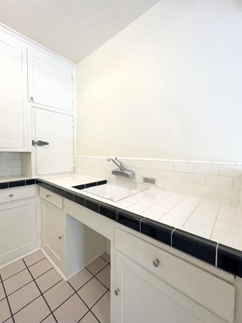 Apartment for rent at 1949 NW Everett St, Portland, OR 97209