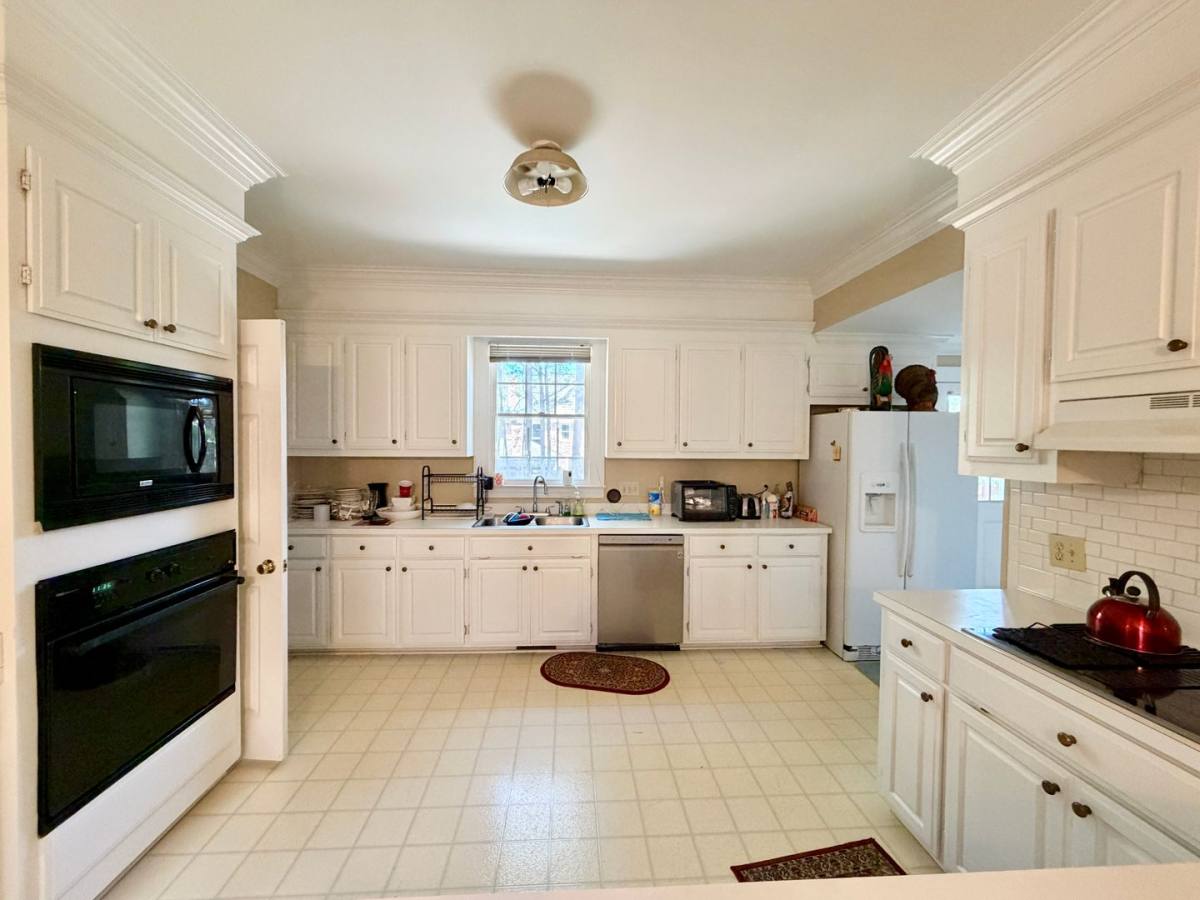 House for rent at 525 Meadow Brook Dr, Columbia, SC 29223