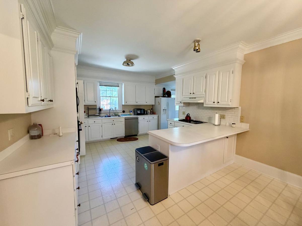 House for rent at 525 Meadow Brook Dr, Columbia, SC 29223