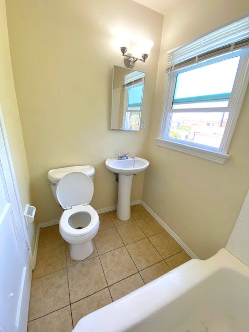 Apartment for rent at 1833-1843 Daisy Ave, Long Beach, CA 90806