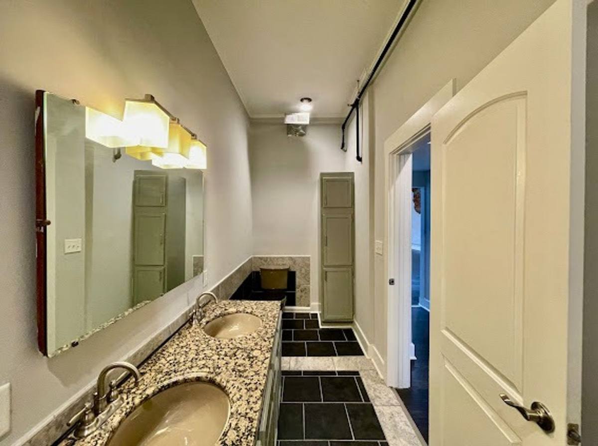 Apartment for rent at 809-813 Madison Ave, Covington, KY 41011