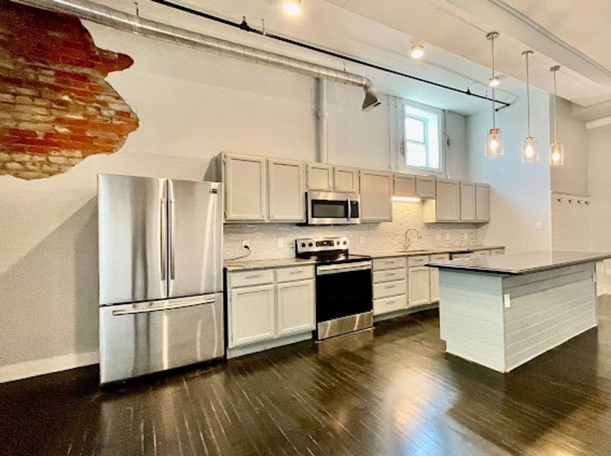 Apartment for rent at 809-813 Madison Ave, Covington, KY 41011
