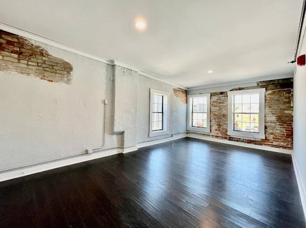 Apartment for rent at 809-813 Madison Ave, Covington, KY 41011