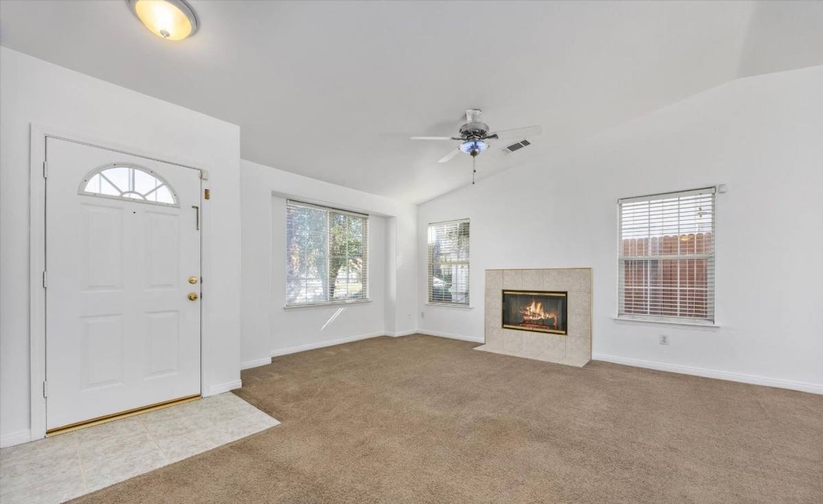 House for rent at 3921 White Sands Dr, Bakersfield, CA 93313