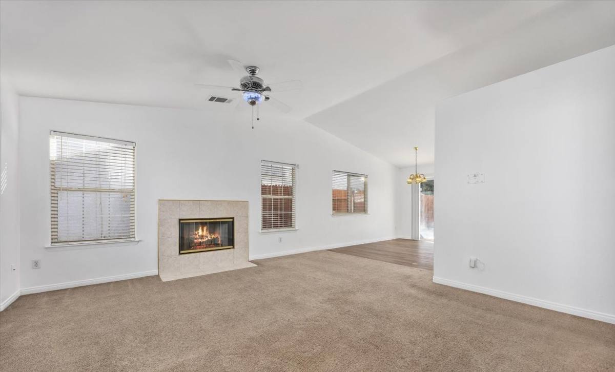 House for rent at 3921 White Sands Dr, Bakersfield, CA 93313