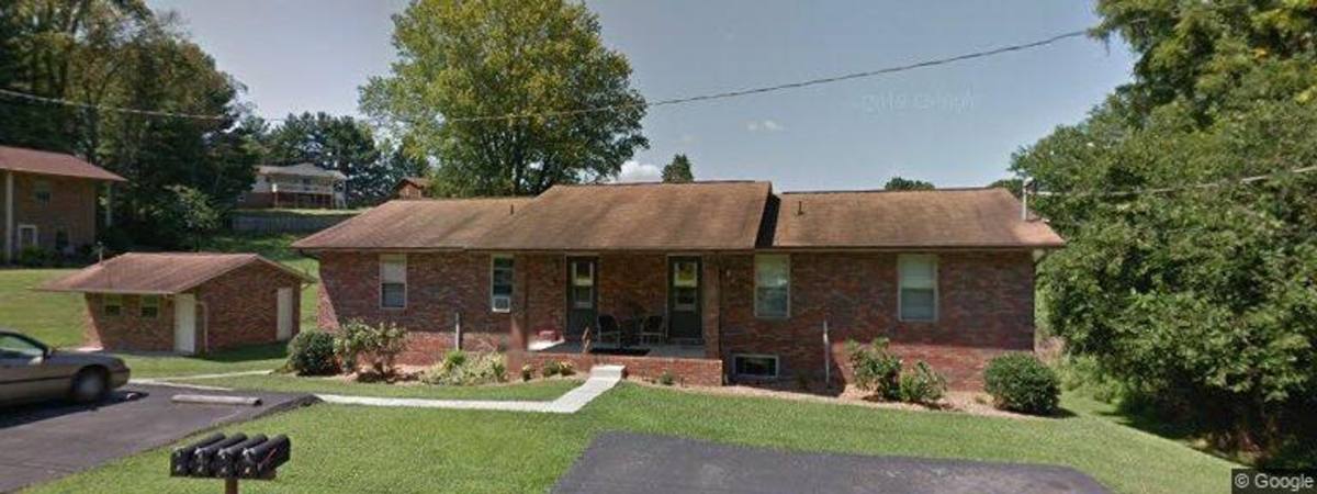 Apartment for rent at 196 - 200 Whitson Dr, Elizabethton, TN 37643