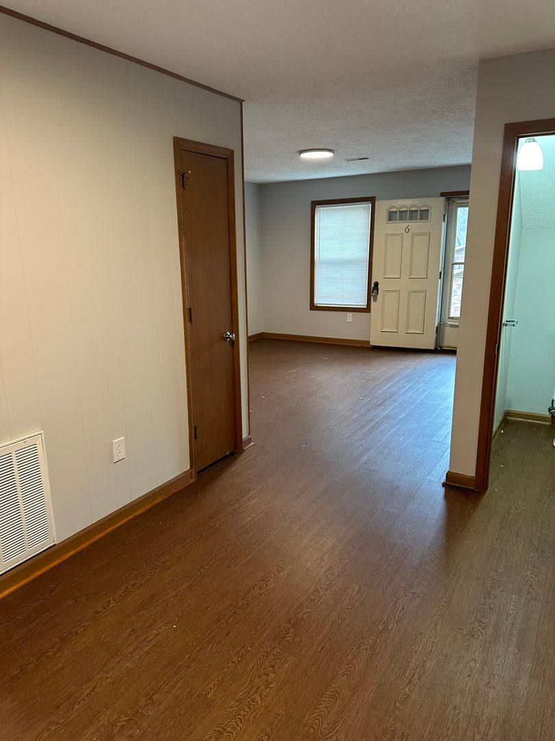 Apartment for rent at 196 - 200 Whitson Dr, Elizabethton, TN 37643