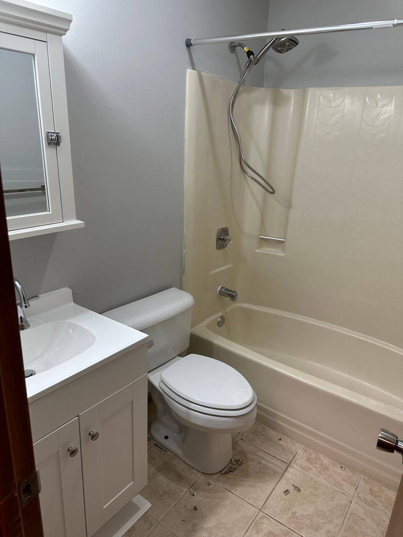 Apartment for rent at 196 - 200 Whitson Dr, Elizabethton, TN 37643