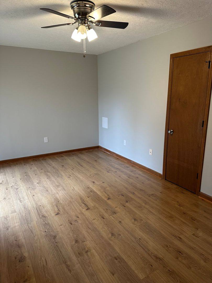 Apartment for rent at 196 - 200 Whitson Dr, Elizabethton, TN 37643