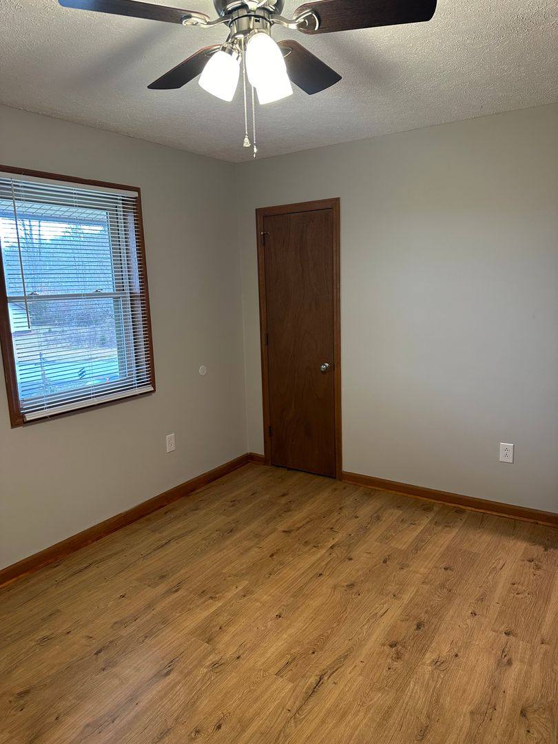 Apartment for rent at 196 - 200 Whitson Dr, Elizabethton, TN 37643