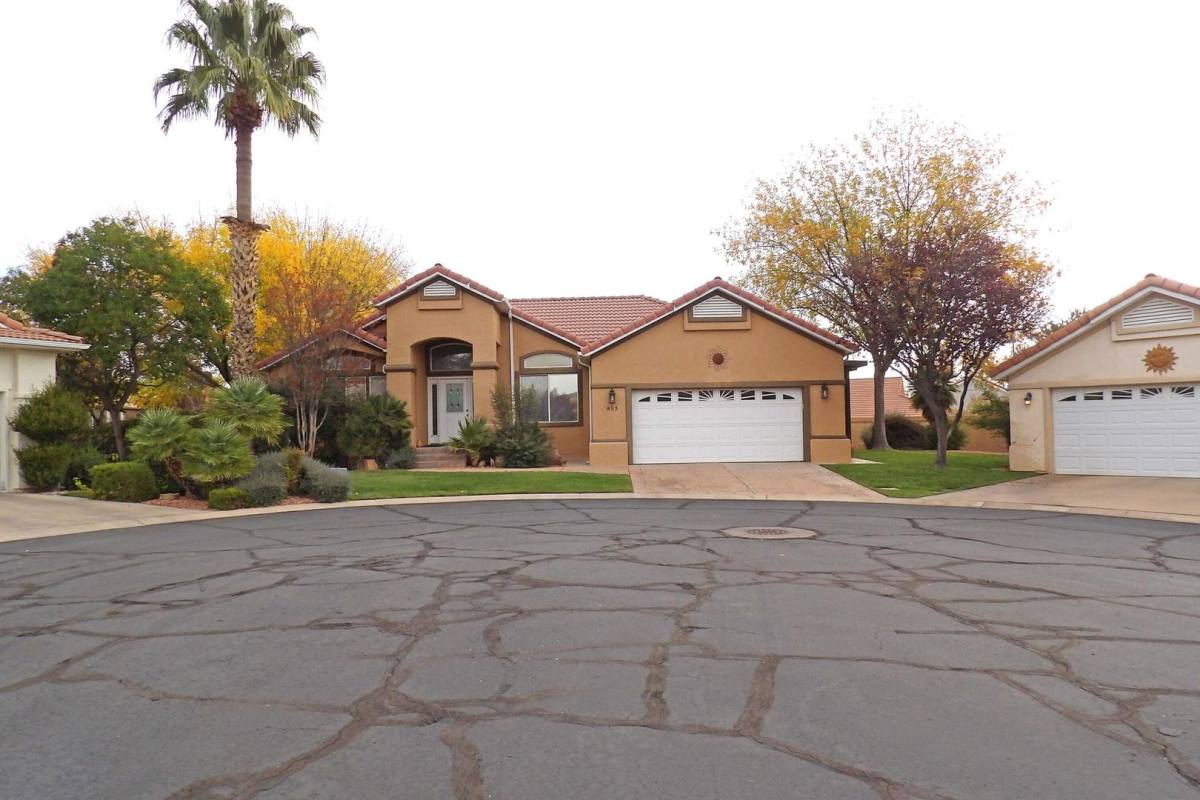 House for rent at 853 W Kestrel Court, Washington, UT 84780