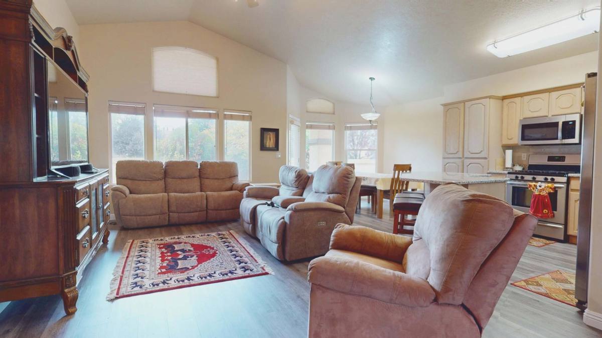 House for rent at 853 W Kestrel Court, Washington, UT 84780