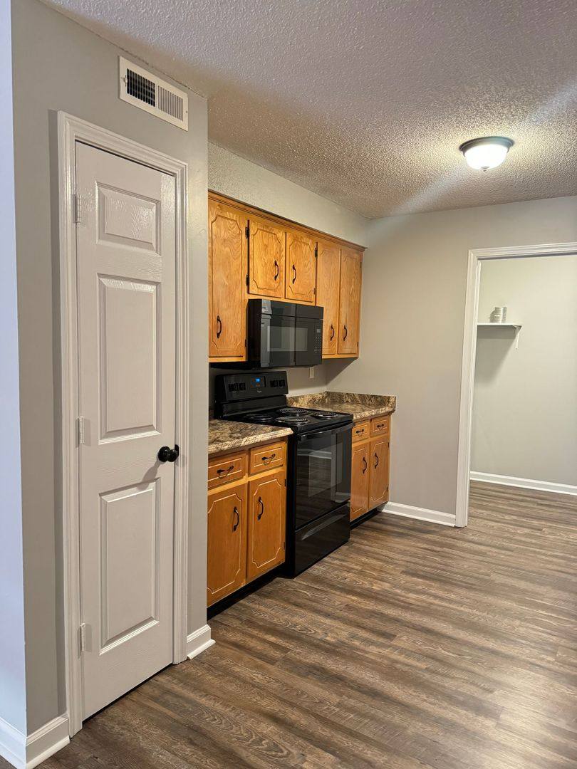 Apartment for rent at 3895 NE Dr, Clarksville, TN 37040