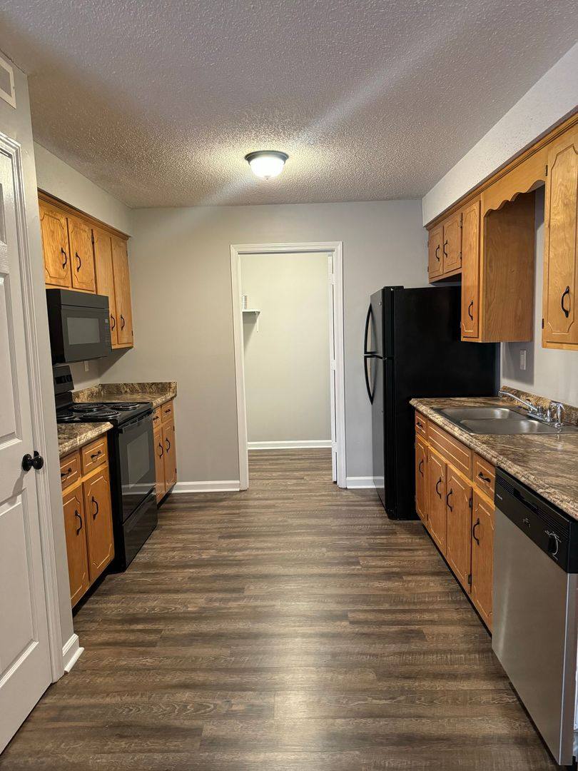Apartment for rent at 3895 NE Dr, Clarksville, TN 37040