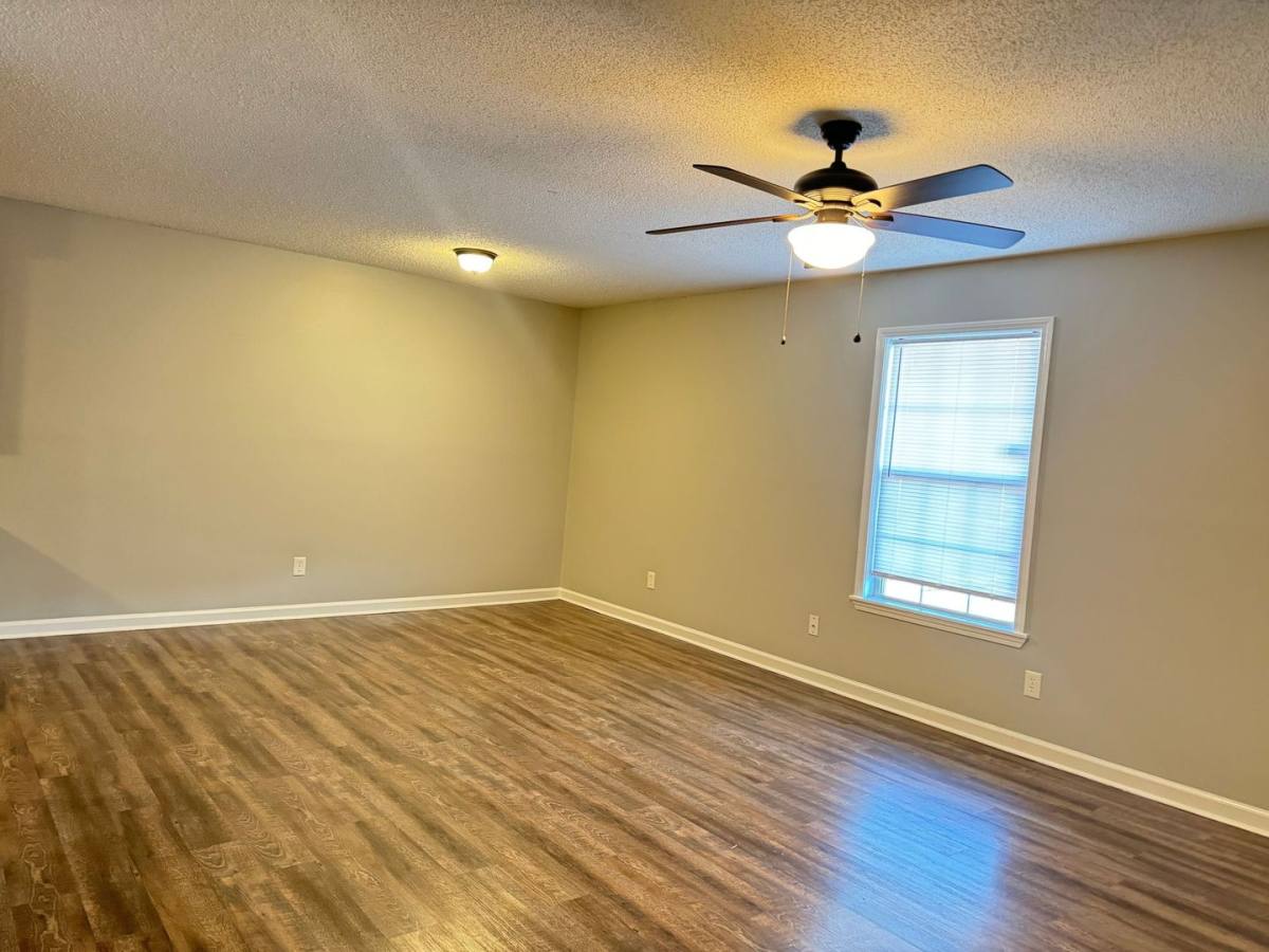 Apartment for rent at 3895 NE Dr, Clarksville, TN 37040
