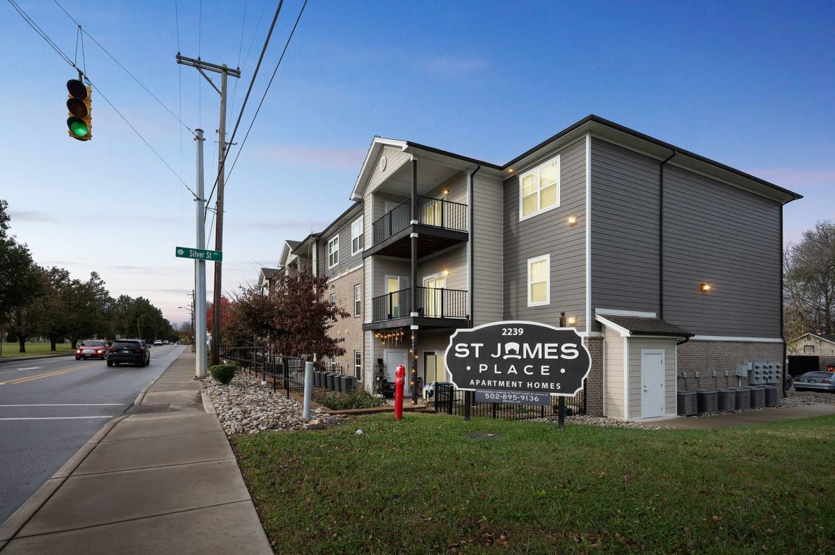Apartment for rent at 2239 Charlestown Rd, New Albany, IN 47150