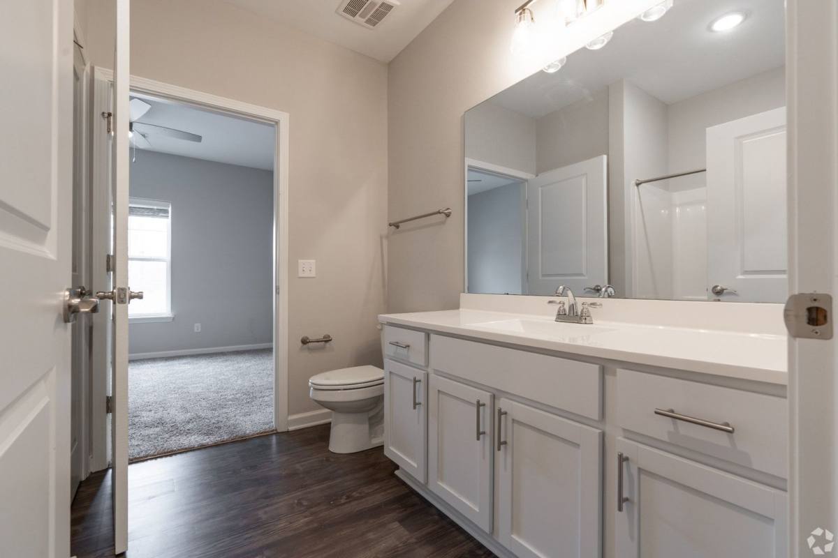 Apartment for rent at 2239 Charlestown Rd, New Albany, IN 47150
