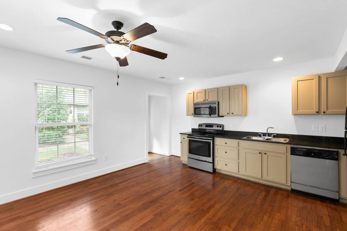 Apartment for rent at 731 16th Ave S, Birmingham, AL 35205