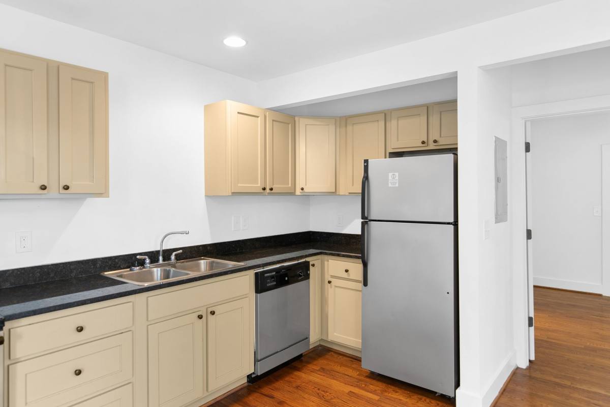 Apartment for rent at 731 16th Ave S, Birmingham, AL 35205
