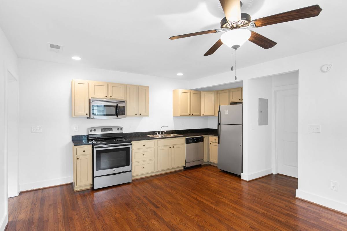 Apartment for rent at 731 16th Ave S, Birmingham, AL 35205
