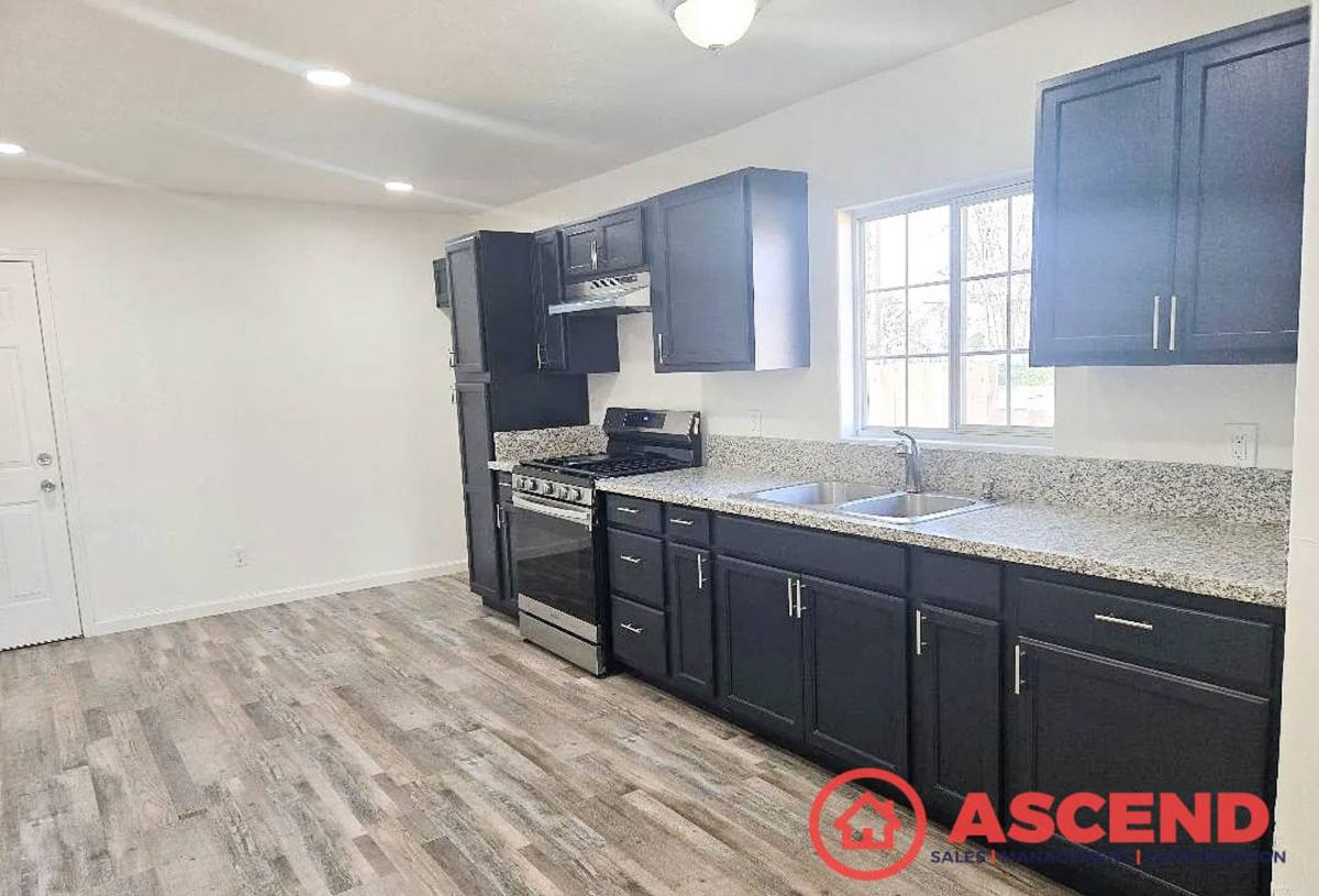Apartment for rent at 529 Main St, Delano, CA 93215