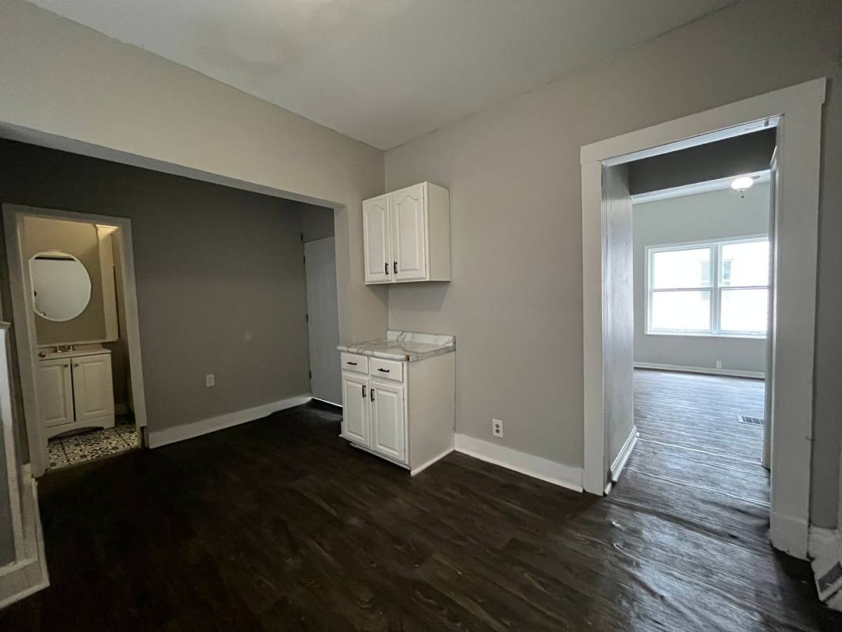Apartment for rent at 3889 W 33rd St, Cleveland, OH 44109
