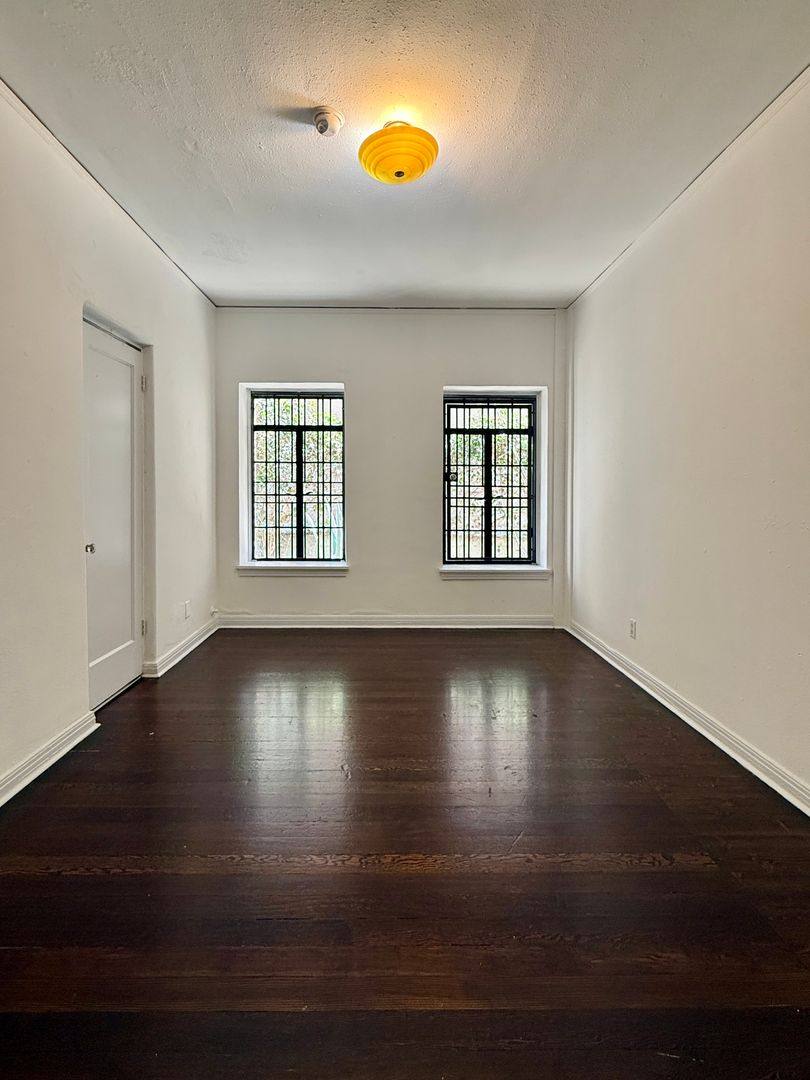 Apartment for rent at 3748 W 9th St, Los Angeles, CA 90019