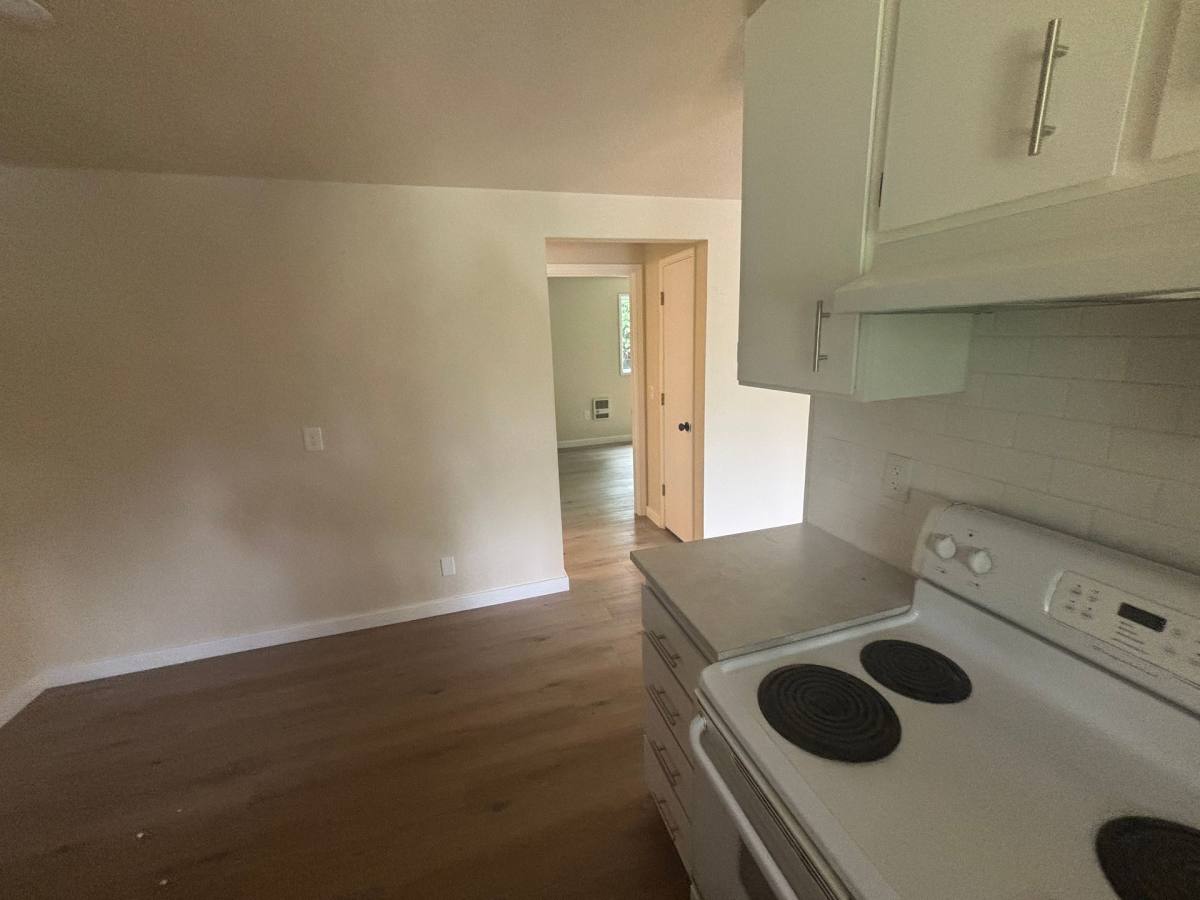 Apartment for rent at 340 NW Heard St, Myrtle Creek, OR 97457
