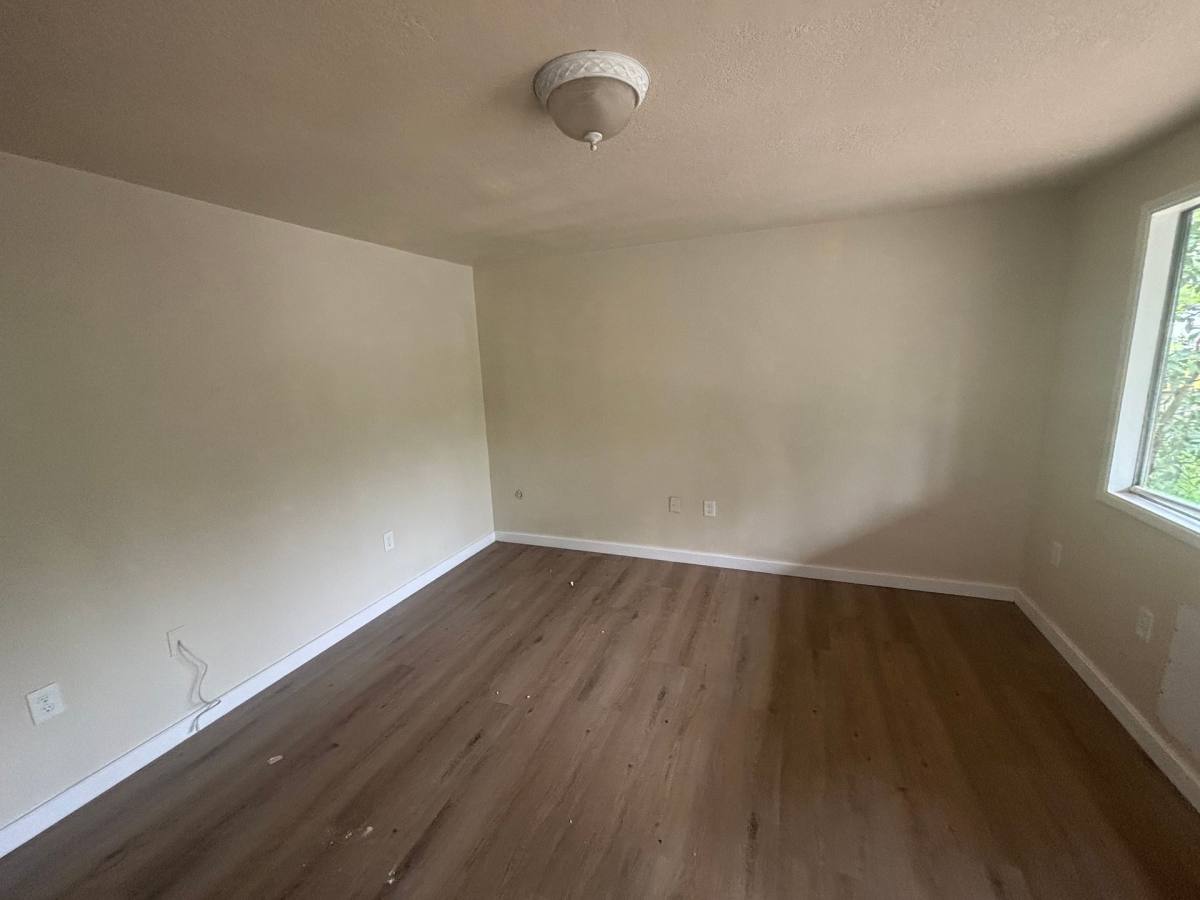 Apartment for rent at 340 NW Heard St, Myrtle Creek, OR 97457