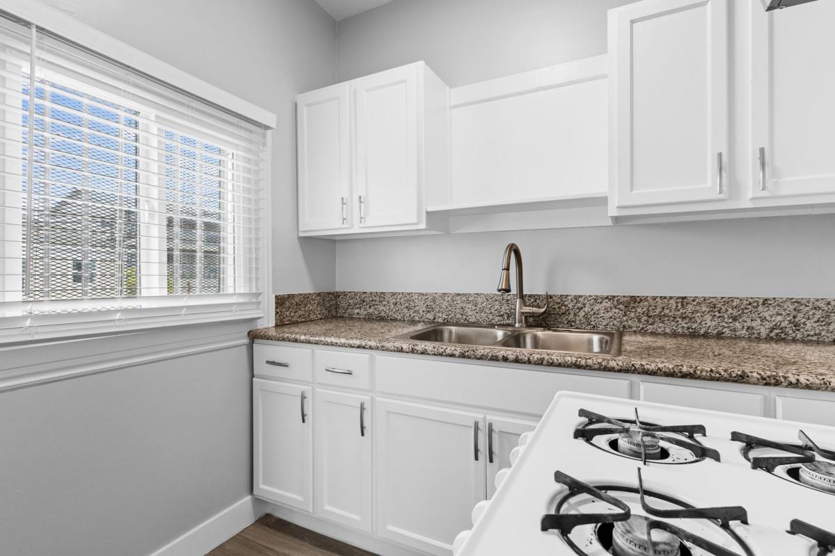 Apartment for rent at 1424 Chestnut Ave, Long Beach, CA 90813