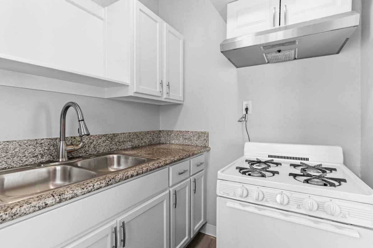 Apartment for rent at 1424 Chestnut Ave, Long Beach, CA 90813