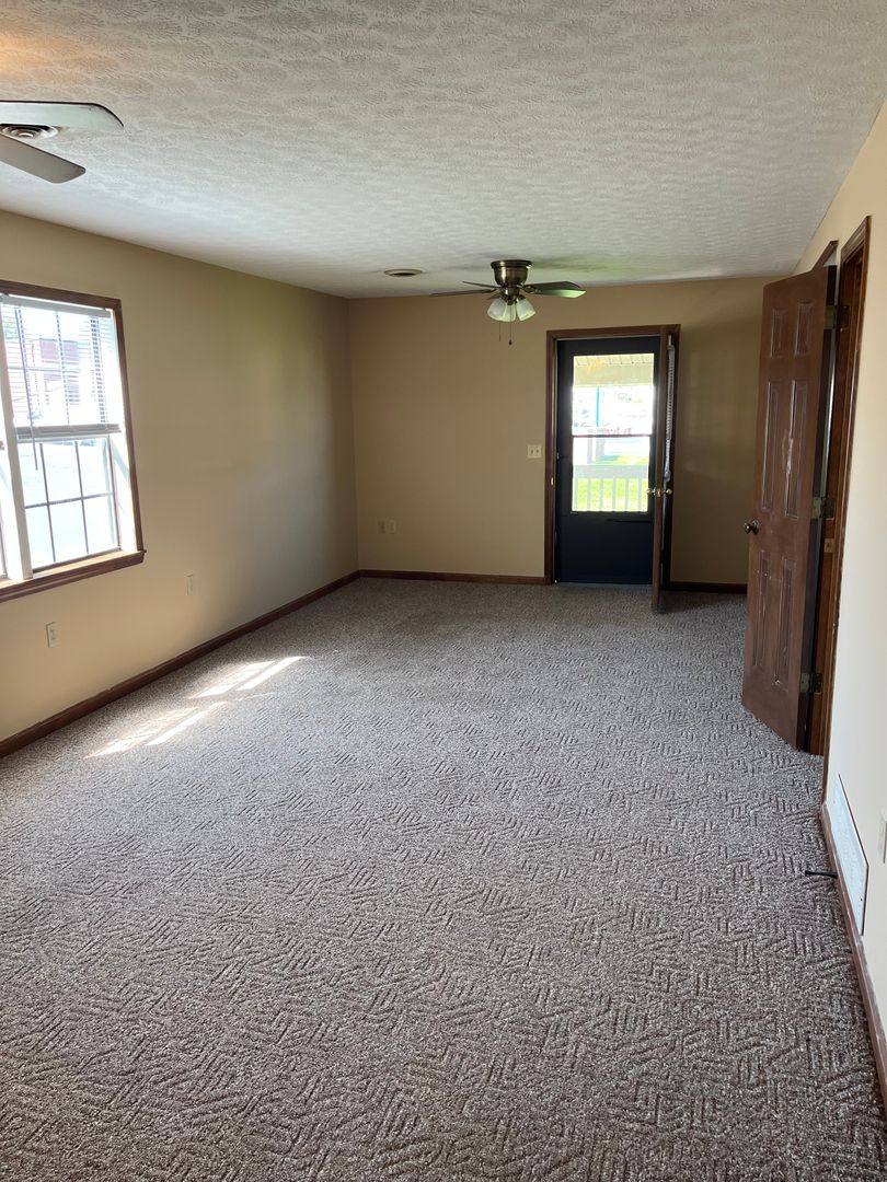 Apartment for rent at 200 Maple Ave, Horse Cave, KY 42749