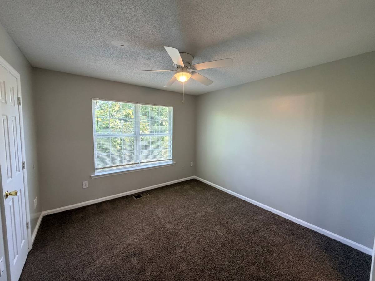 Apartment for rent at 427 E Main St, Hahira, GA 31632