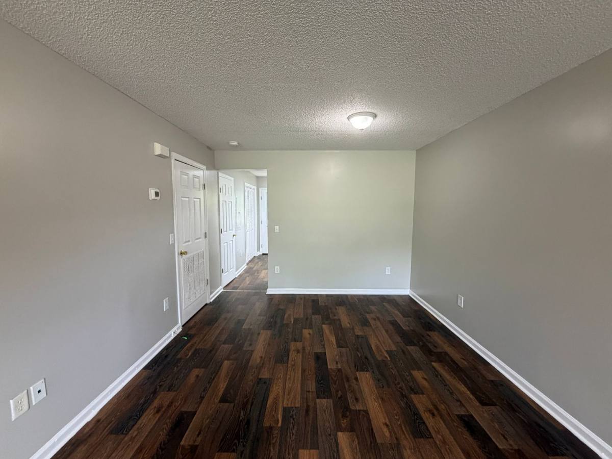 Apartment for rent at 427 E Main St, Hahira, GA 31632