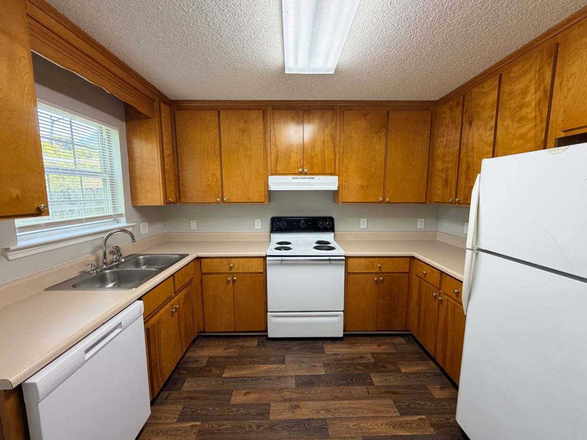 Apartment for rent at 427 E Main St, Hahira, GA 31632
