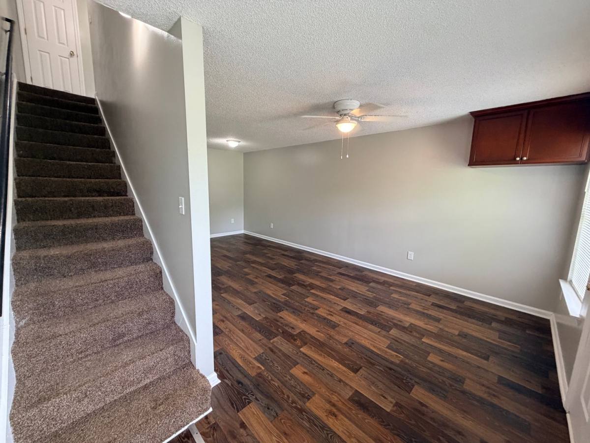 Apartment for rent at 427 E Main St, Hahira, GA 31632