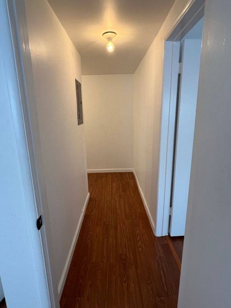 Apartment for rent at 370 Obispo Ave, Long Beach, CA 90814