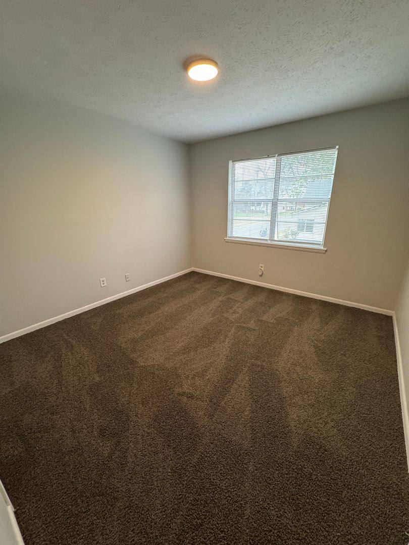 Apartment for rent at 301 E Choccolocco St, Oxford, AL 36203