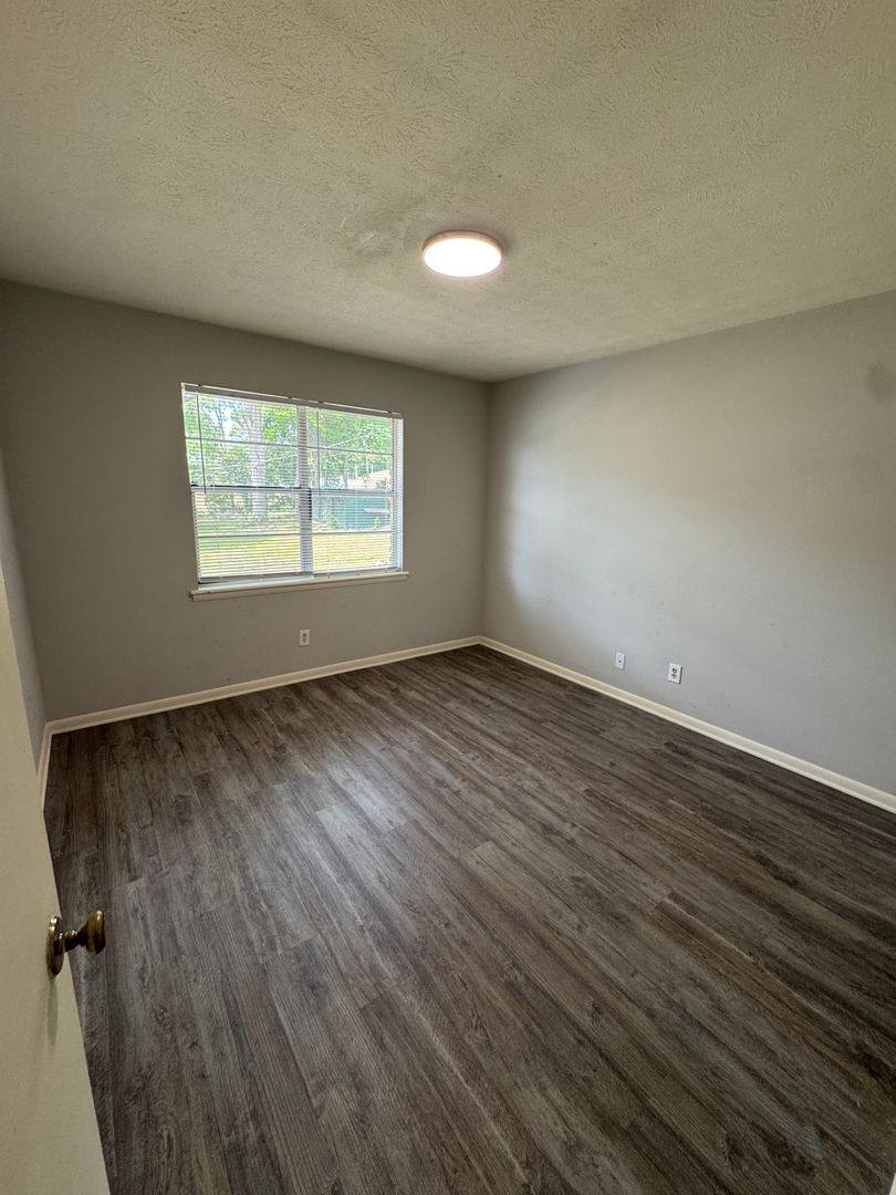 Apartment for rent at 301 E Choccolocco St, Oxford, AL 36203