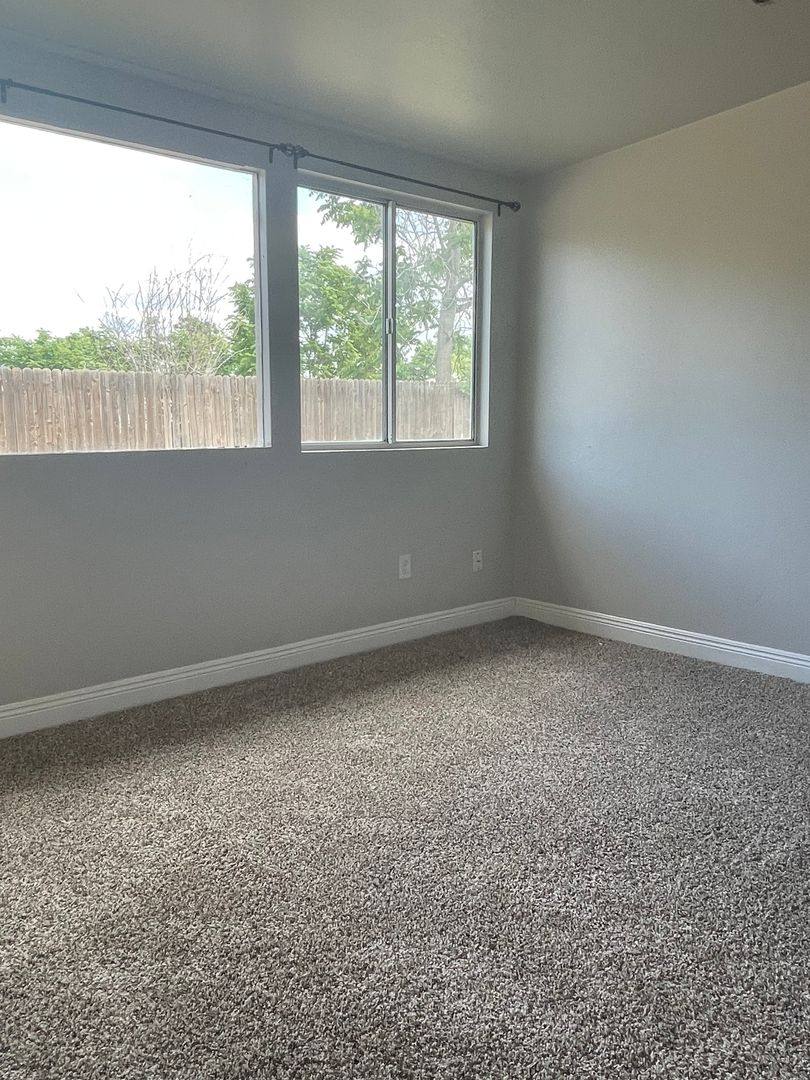 House for rent at 265 Hudson St, Bakersfield, CA 93307