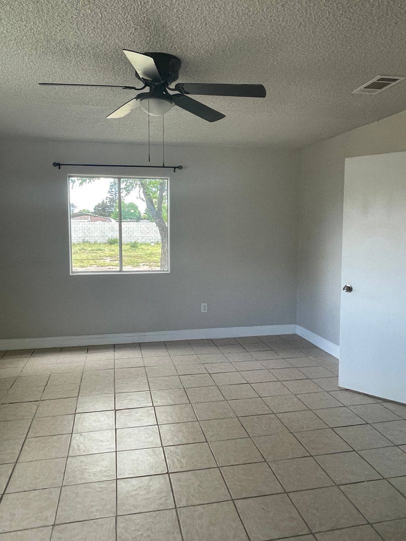 House for rent at 265 Hudson St, Bakersfield, CA 93307