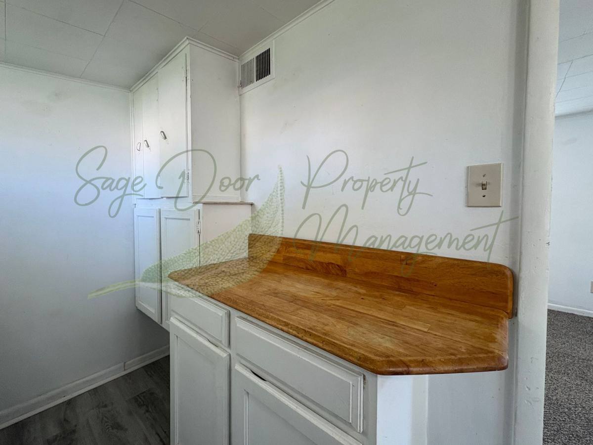 Apartment for rent at 511 S Osage St #2, Independence, MO 64050