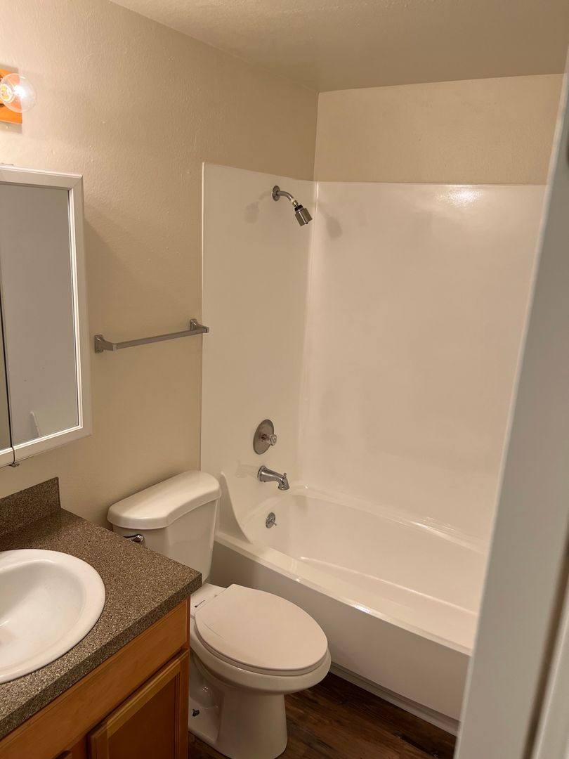 Apartment for rent at 760 SE 10th Ave, Hillsboro, OR 97123
