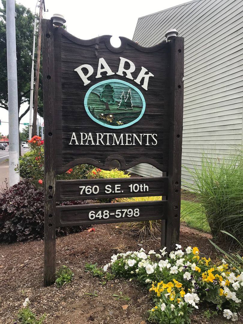 Apartment for rent at 760 SE 10th Ave, Hillsboro, OR 97123