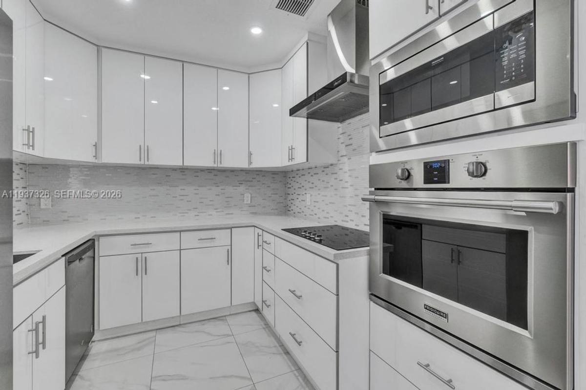 House for rent at 6470 SW 27th St, Miami, FL 33155