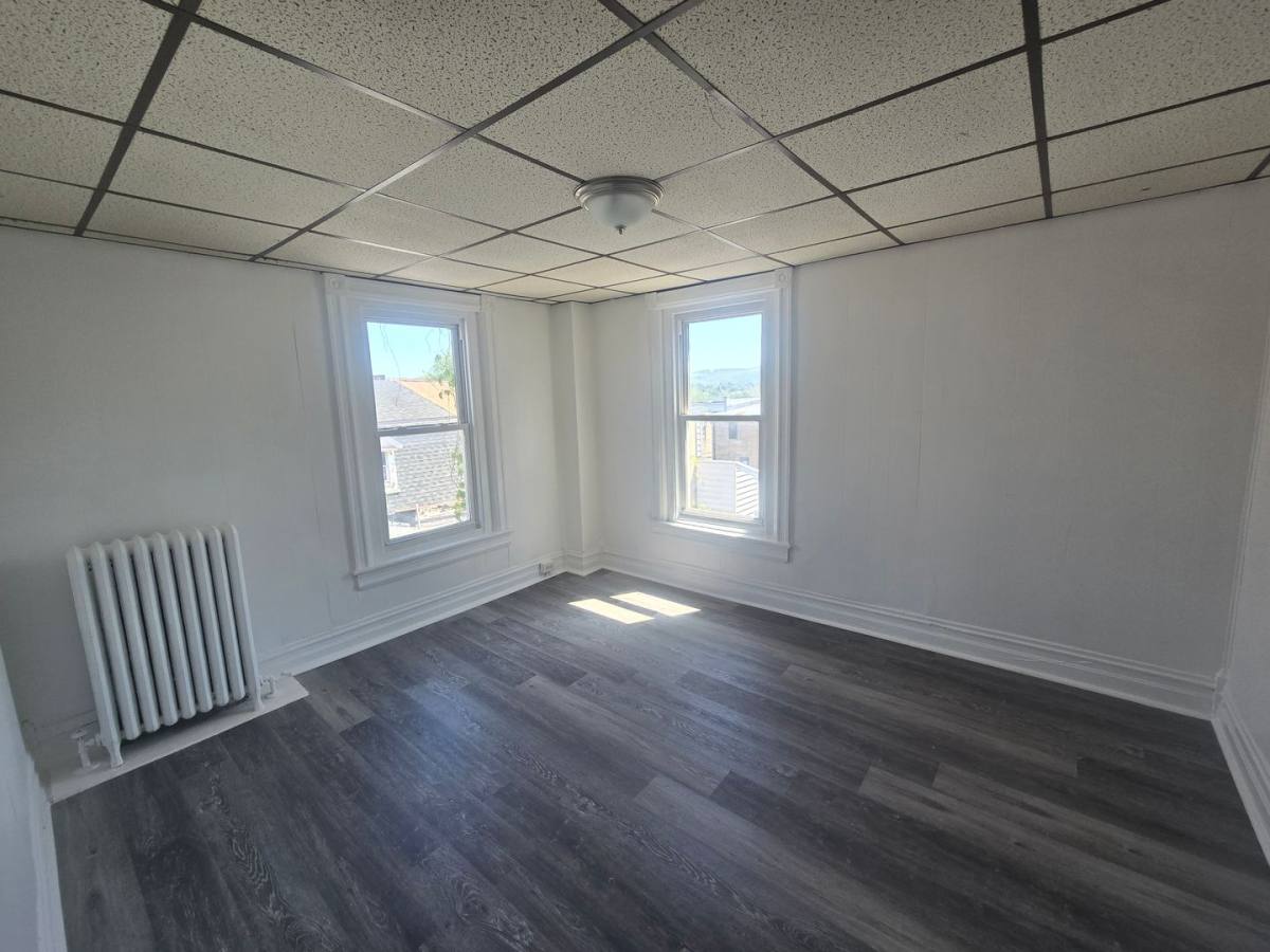 Apartment for rent at 450 Maple St, Allentown, PA 18102