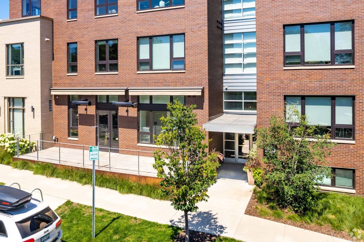 Apartment for rent at 1420 W 32nd St, Minneapolis, MN 55408