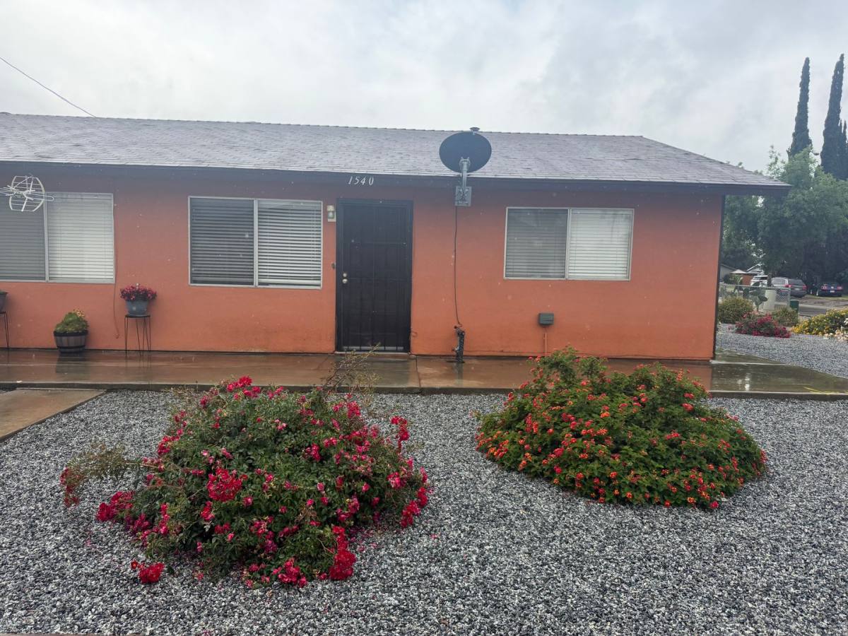 Apartment for rent at 1540-1542-1544-1546 S Linwood, Visalia, CA 93277