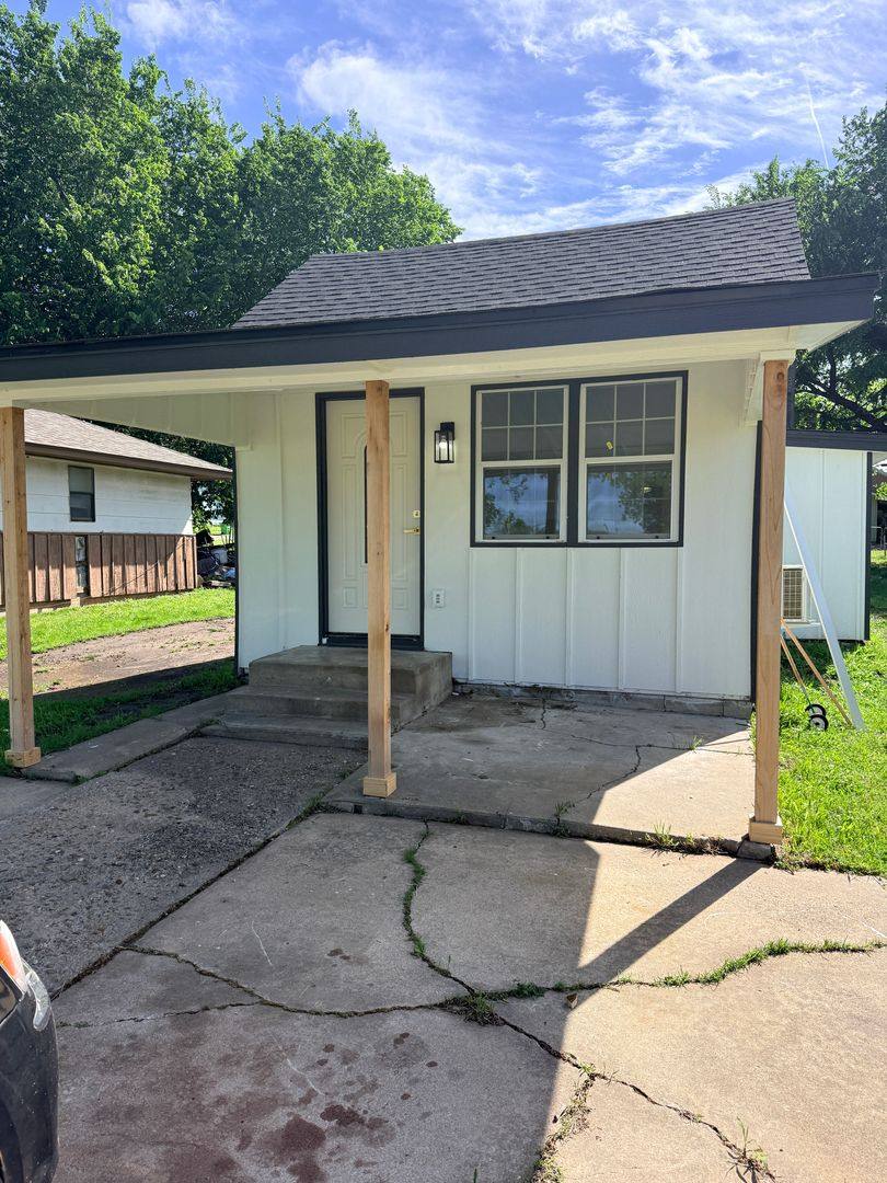 House for rent at 720 Klabzuba Ave, Prague, OK 74864