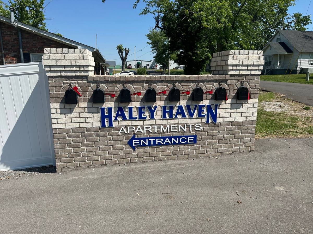 Apartment for rent at 705 Haley St, Lafayette, TN 37083